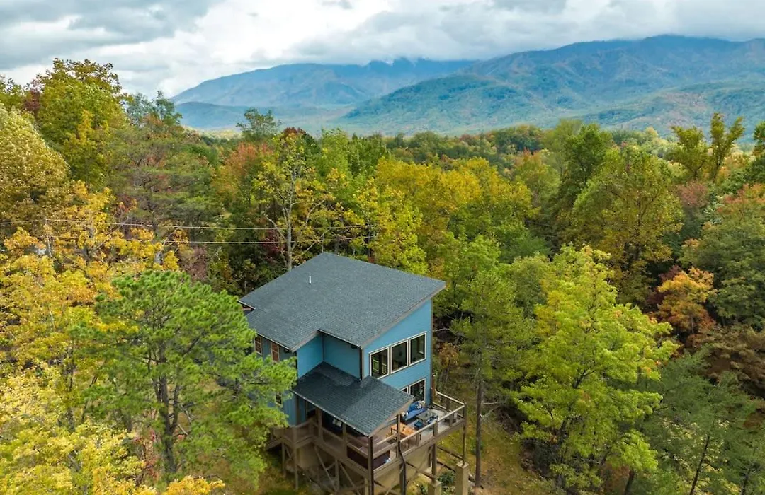 Modern Chalet With Mountain Views In Gatlinburg Tn-1