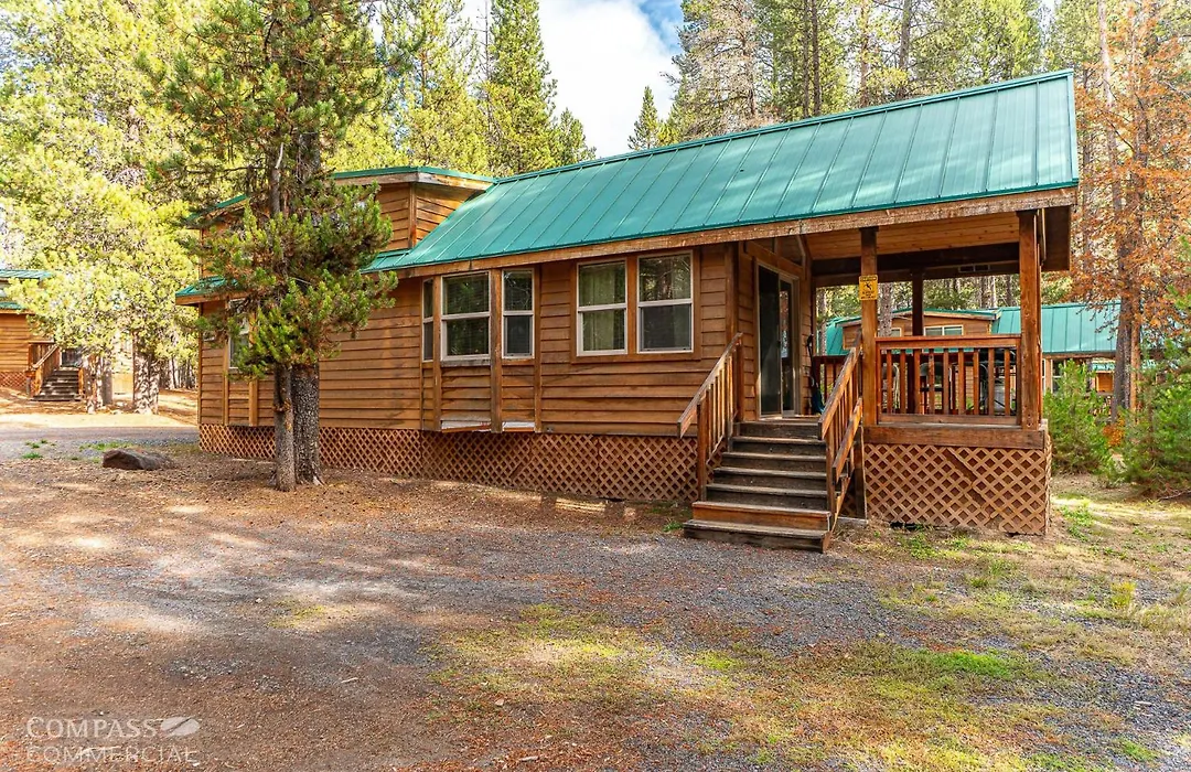 Willamette Pass Inn & Chalets-1