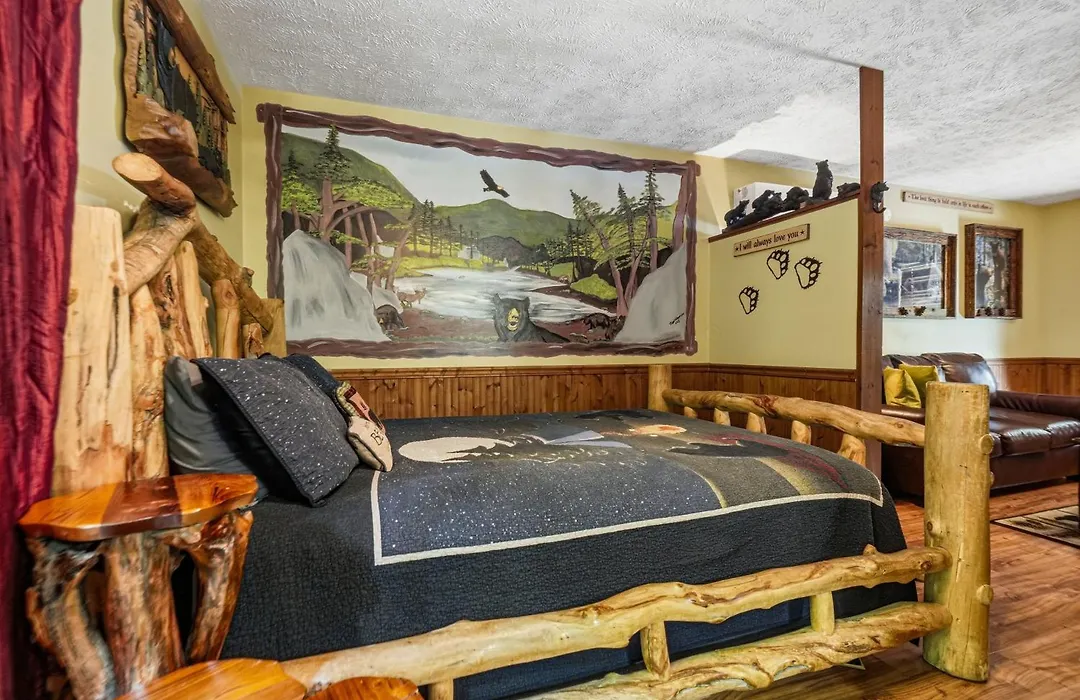 Bear Mountain Hollow-Free Dollywood Ticket- Cozy Cabin With A Hot Tub, Arcade & Deck Close To Town-1