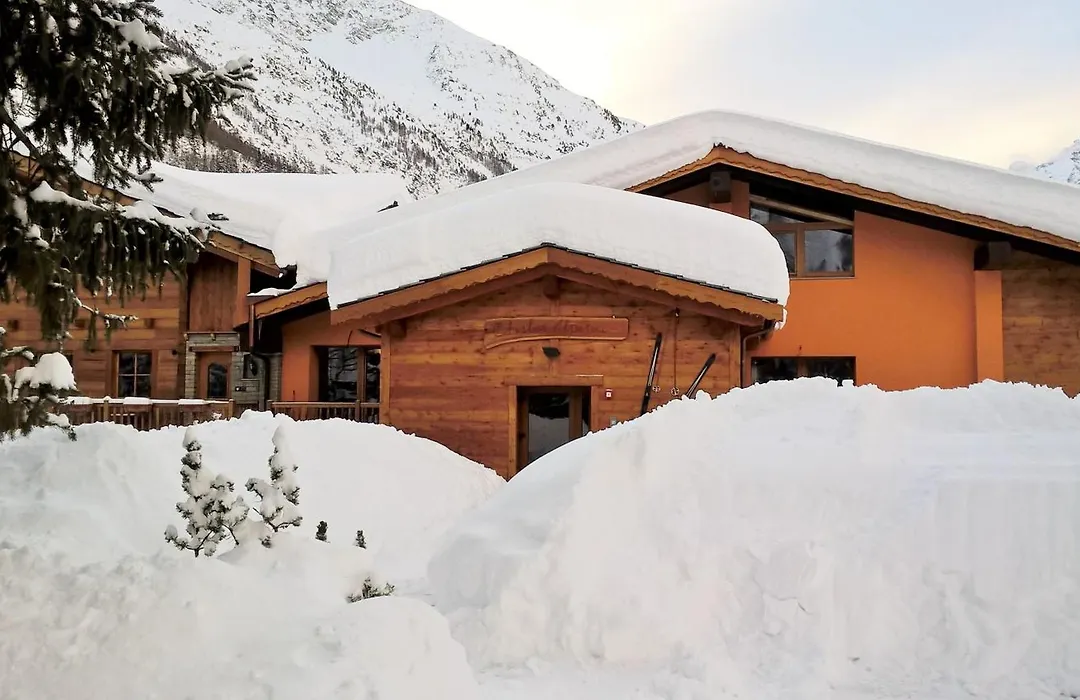 Chalet Alpina Hotel & Apartments-1