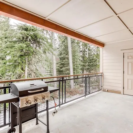 Golden Poles Chalet #110-2