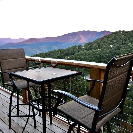 Million Dollar Views! 4 Bedroom, Sleeps 9, Close To National Park And 5 Mi To Gatlinburg!-3
