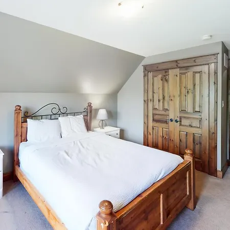 Lucille Wheeler Lodge By Property Valet-2