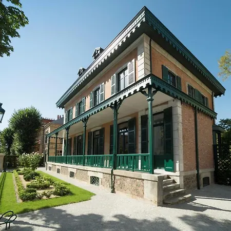 Exceptionnel Chalet Napoléonien avec piscine-3