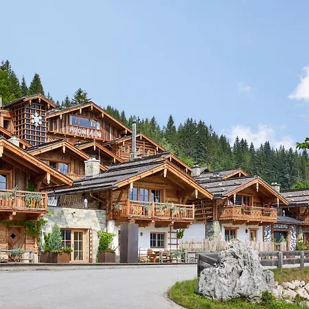 Promi Alm Flachau - Luxus Chalets-2