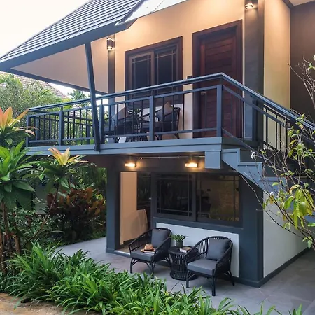 Loy Chalet-2