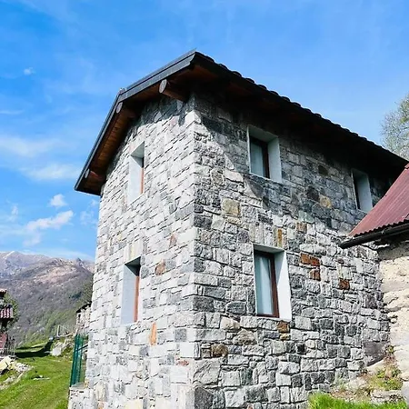 Alex Chalet-3