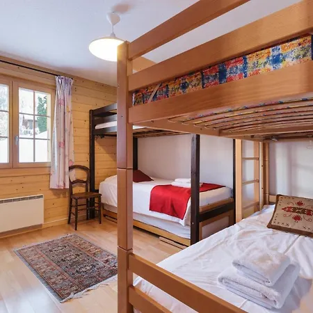 Montebello Cozy, Classic Swiss Chalet With Stunning Views-2