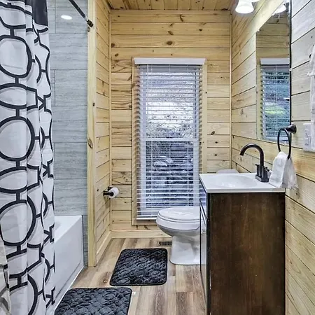 Smokey Mountain Hideaway-2