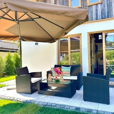 DIE ZWEI CHALETS AM TEGERNSEE s' Gloane&s' Große-3