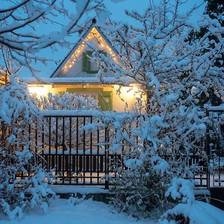 Green Chalet-2