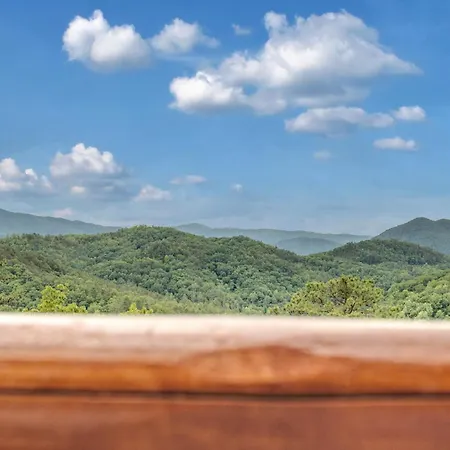 Endless View- Amazing Panoramic Mountain Views, Pool Access, Free Area Attraction Tickets-2