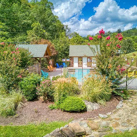 Old Glory, Pool Table, Pool Access, Wifi, Free Attraction Tickets!!!-3