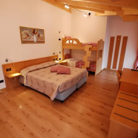 Hotel Chalet Alaska-3