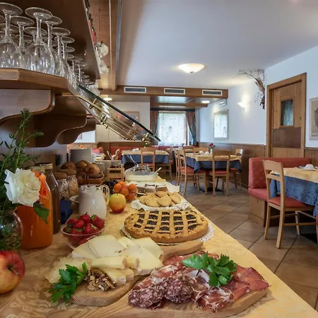 Hotel Chalet Genziana-3