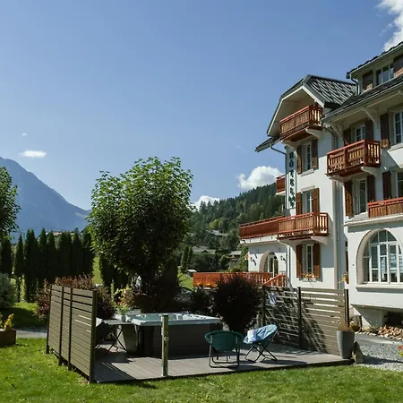 Chalet Hotel La Sapiniere-2