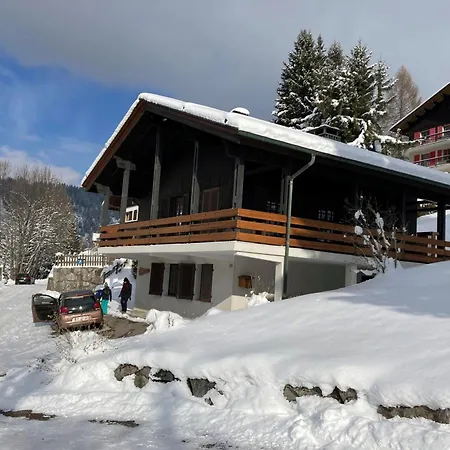 Chalet savoyard 8 pers, 4 chambres, parking privé - FR-1-459-202-2