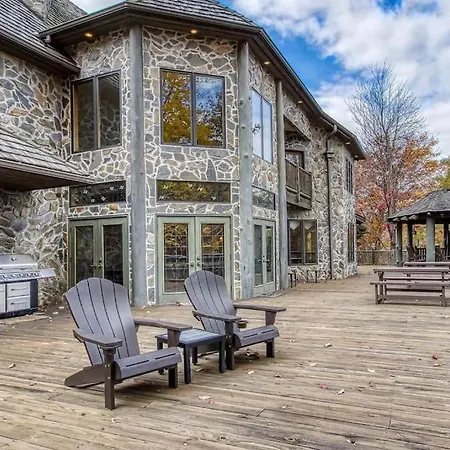 Mountain Bliss- Estate With Views - Firepit - Hot Tub - Gburg 5Min-3