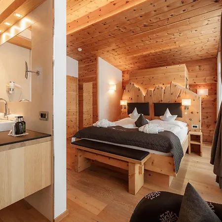 Chalet Elisabeth Dolomites Alpin & Charme-3