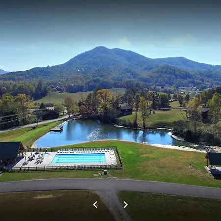 Hook Line & Sinker, Hot Tub, Free Tickets Each Paid Day, Wifi!!!-3
