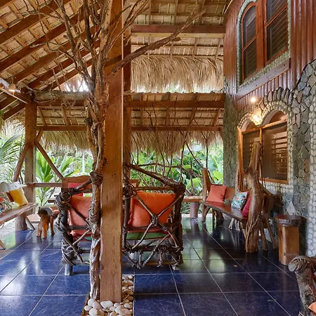 Chalet Tropical Hotel & Pool Bar Restaurant-2