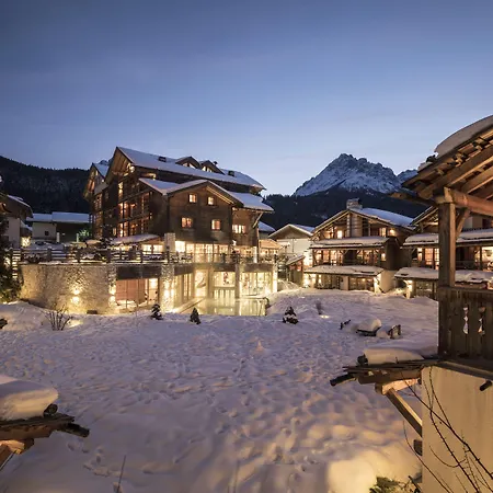 Post Alpina - Family Chalets Dolomites-2
