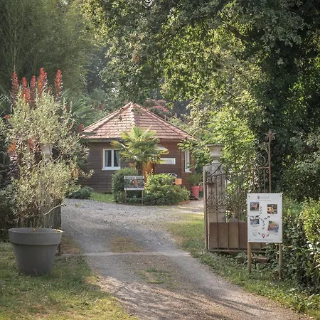 Chalet Avec Jacuzzi Privatif-3