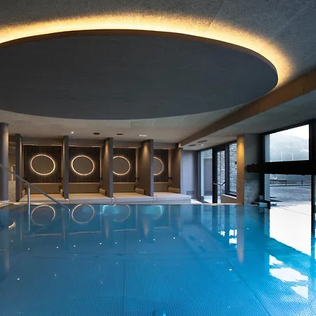 Chalet Tyrolian Apartments - By Familiaris - Pools 500 Meters-3