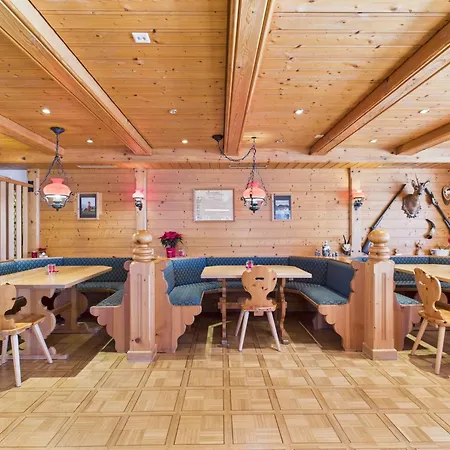 Hotel Chalet Bergblick-3