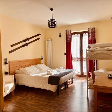 Hotel Piccolo Chalet-3