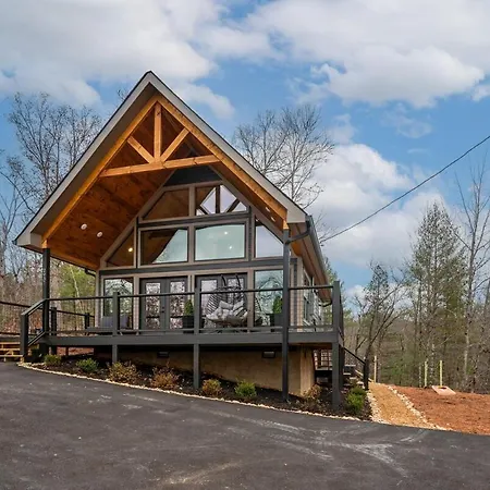Modern, Cozy Cabin With Views And Hot Tub-2