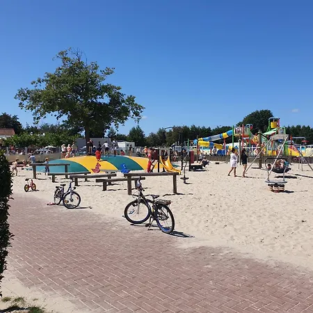 Welcome in - Chalet 'Zeeland' - Camping Duinhoeve | Comfortabel familiechalet | Huisdiervriendelijk-3