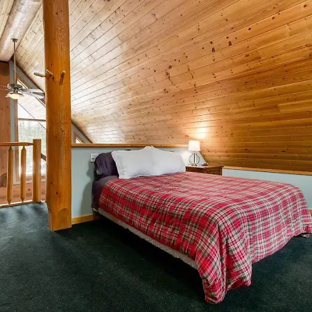Beautiful Rustic Chalet In The Heart Of Rockies-2