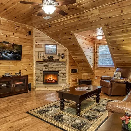 Papa Bear, Hot Tub, Wifi, 560 Free Tickets Each Paid Day!!!-3