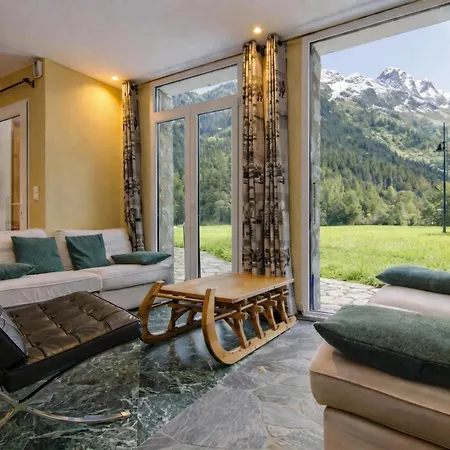 Chalet Glacier - Happy Rentals-3