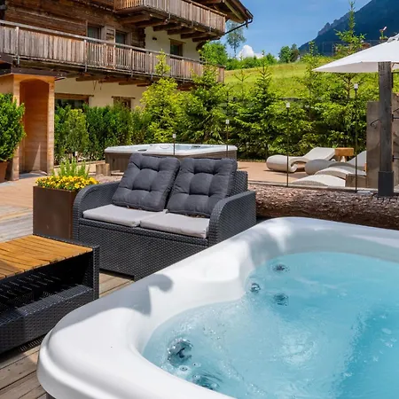 Alpen Chalet - Charme Mountain Hotel --3