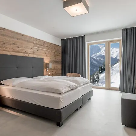 Mondschein Hotel&Chalet Ski-In Ski-Out Luxus am Arlberg-2