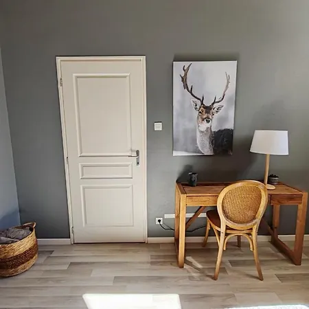 Le Chalet Du Bout Du Lac-2
