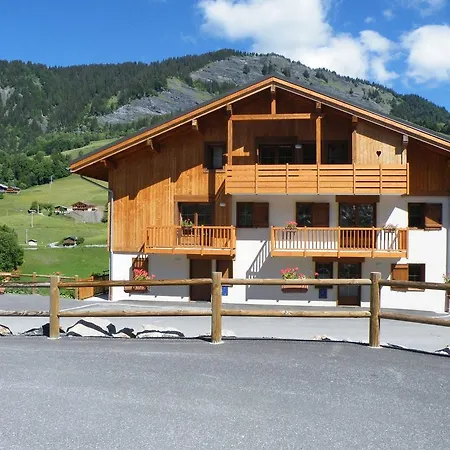 Holiday Home Les Chalets Des Evettes 1-2