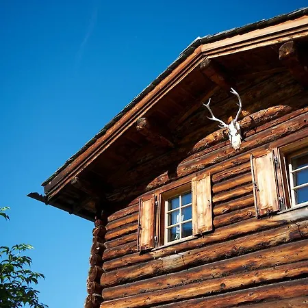 Chalet Berghof Sertig-3