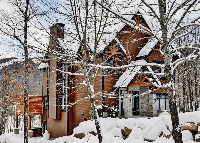 Chalet 30 Chemin des Skieurs by Chalets Alpins Stoneham