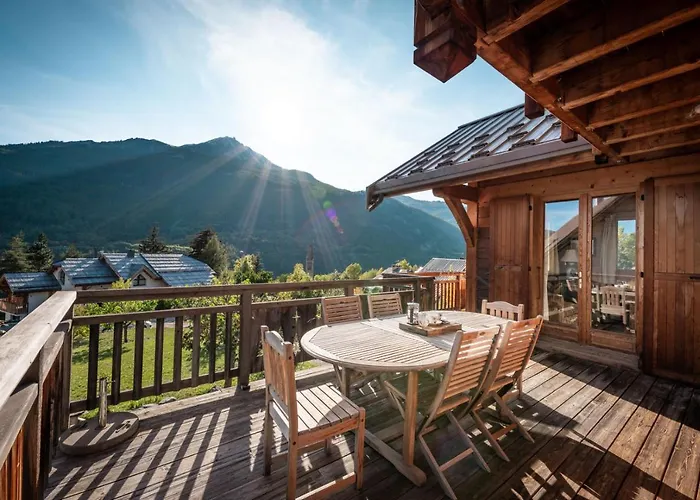 Chalet Hibou, Large Chalet With Mountain Views And Close To Slopes Saint-Chaffrey