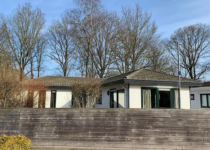 Ruim familie chalet tot 4 personen op de Veluwe Bungalowpark De Kern - All inclusive Putten