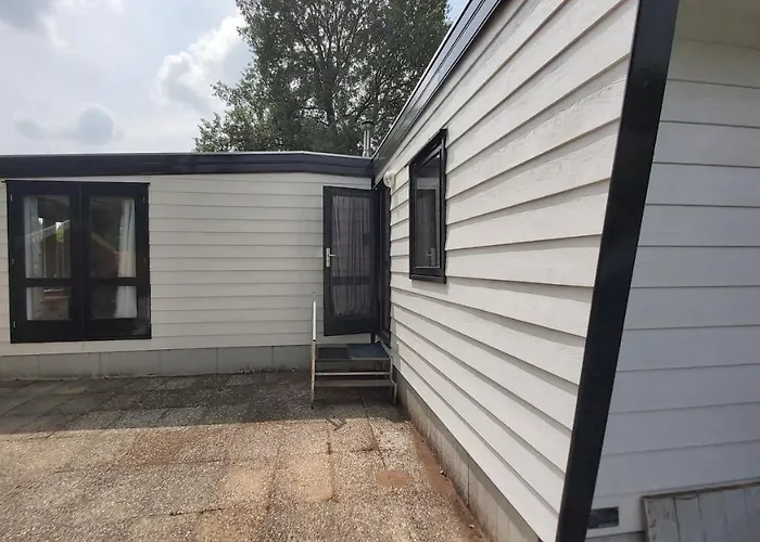 Comfortabel en gezellig familie chalet tot 6 personen op de Veluwe Bungalowpark De Kern - All inclusive Putten