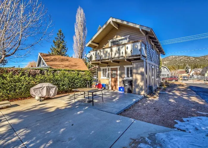 044 - Lazy Bear Chalet Big Bear City