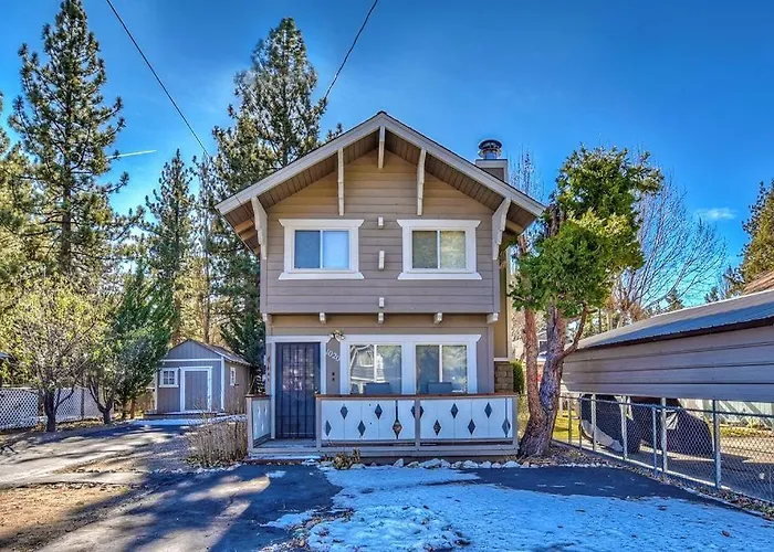 044 - Lazy Bear Chalet Big Bear City