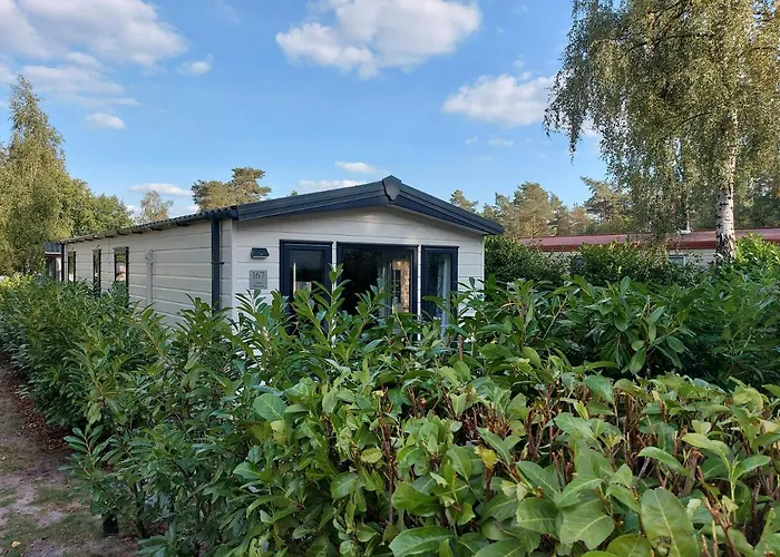 Chalet Wanama. Gelegen op het vakantiepark Het Lierderholt op de veluwe. Villa Beekbergen