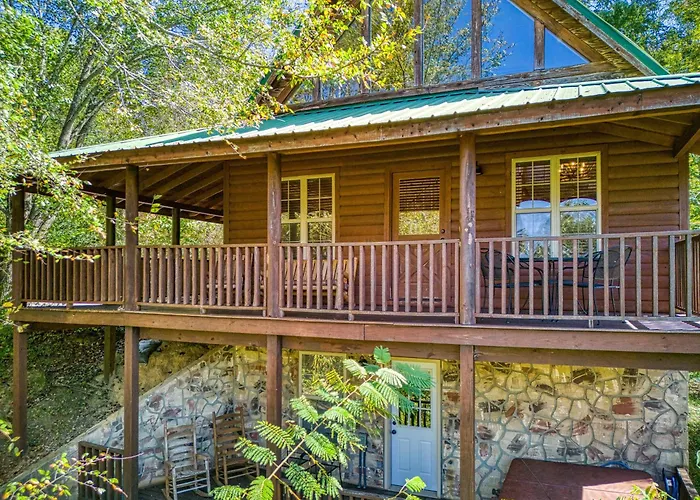 Red Oak Ridge, Hot Tub, Pool Table, Wifi, 560 Free Tickets Each Paid Day!!! Villa Sevierville