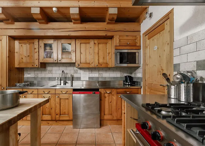 Ferme A Jules - Stunning Farmhouse Sleeps Up To 26 Montriond