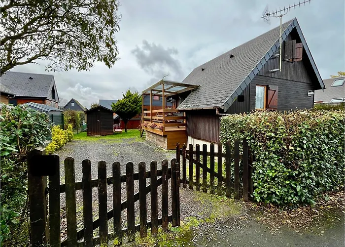 Agréable chalet dans un site protégé avec terrasse, piscine et tennis Cabourg